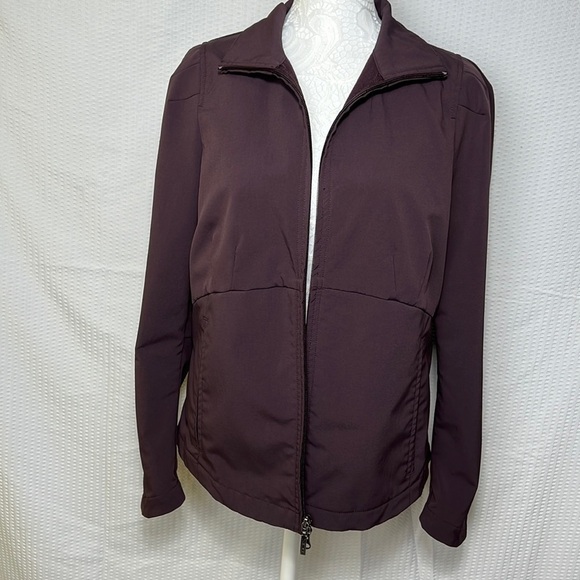 COLUMBIA Women’s XCQ Waist Length Fitted Burgundy Lightweight Jacket- Size Small - Picture 2 of 12